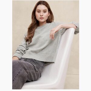Banana Republic Perfectly Soft Crew-Neck Sweater in Light Heather Grey